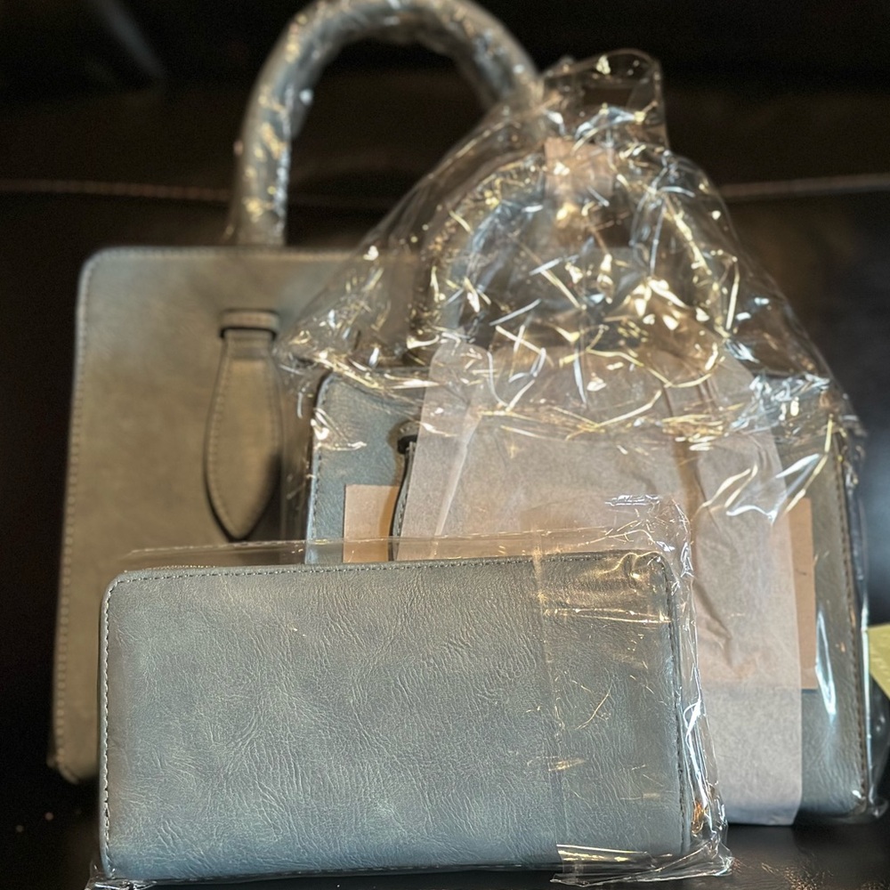Powder blue 3-piece purse set